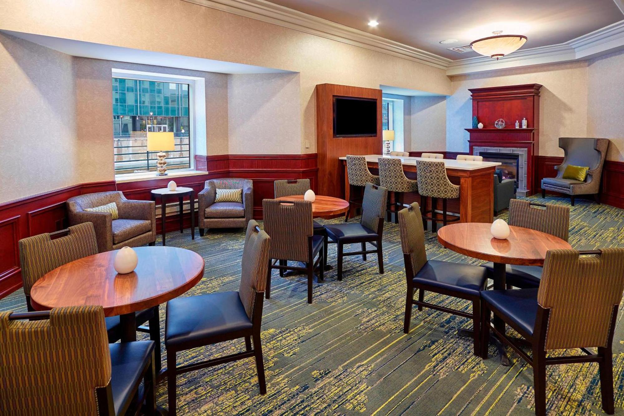 Hotel Downtown