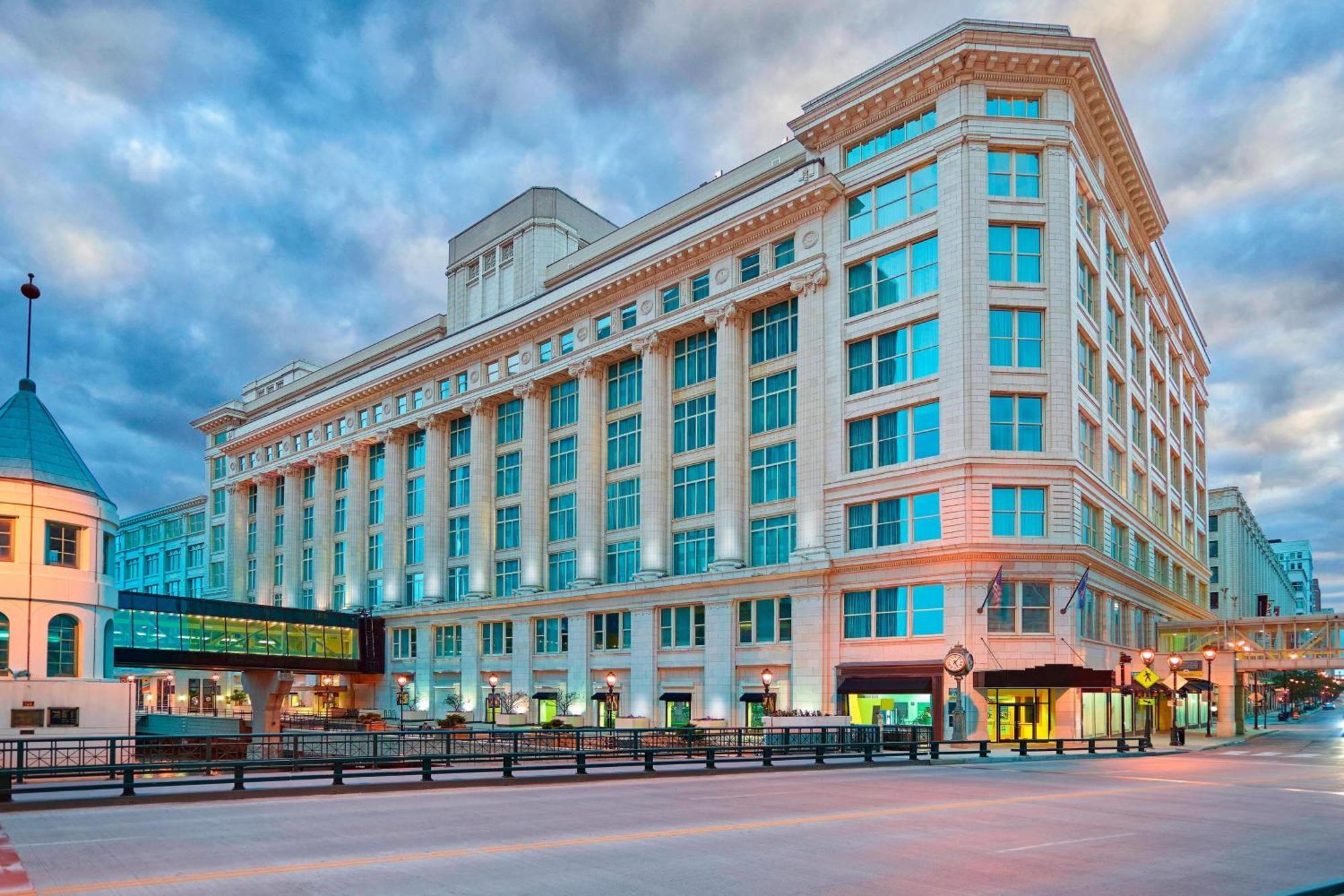 Downtown Hotel 3*