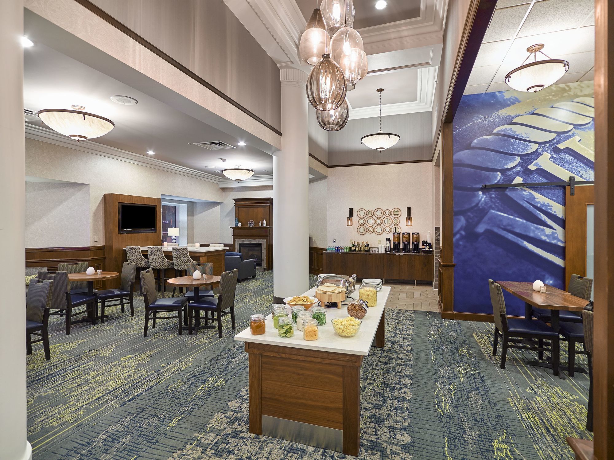 Hotel Downtown 3*