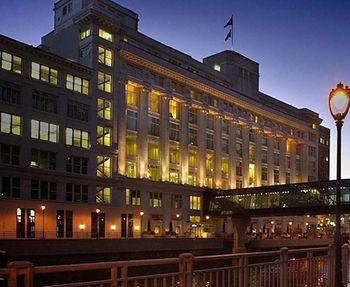 Downtown 3* Milwaukee